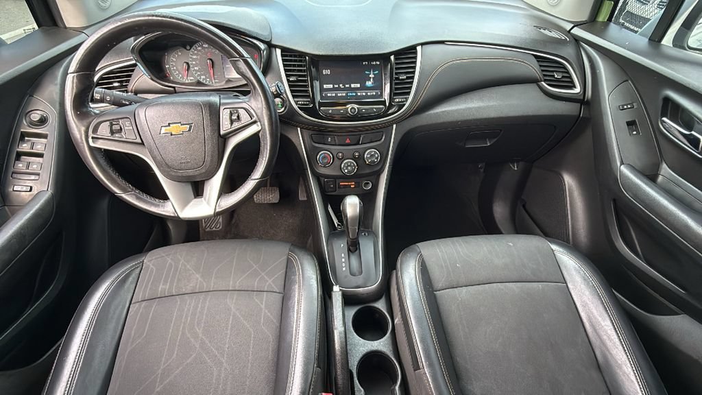 Used 2017 Chevrolet Trax LT w/ LT Convenience Package FWD image 26