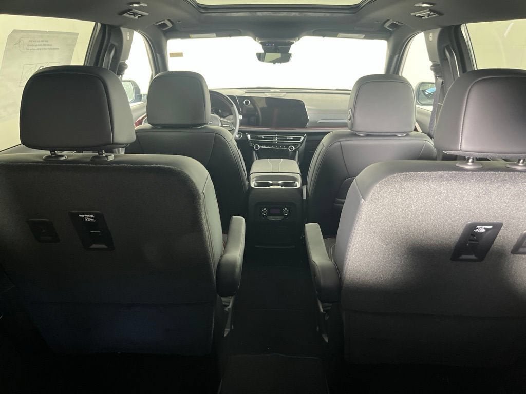 New 2027 Chevrolet Traverse RS FWD image 6