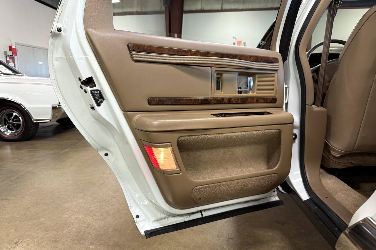 Used 1995 Buick Roadmaster Estate RWD image 67