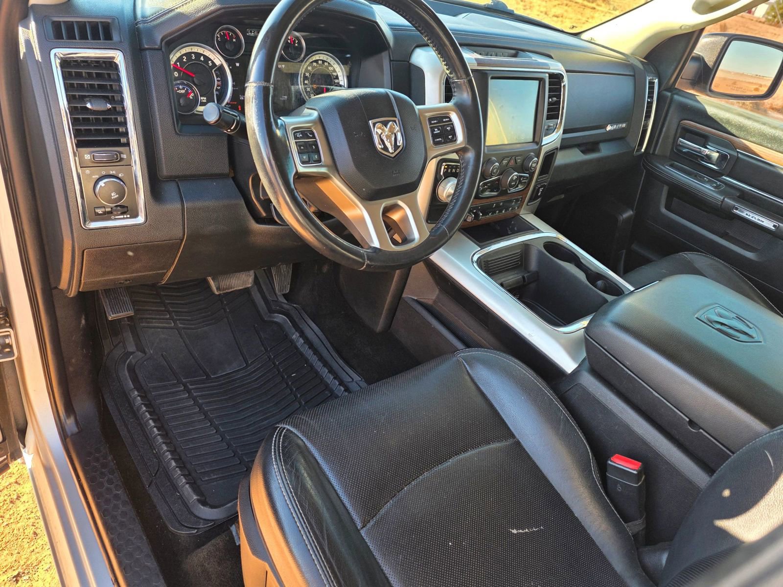 Used 2016 RAM 1500 Laramie w/ Convenience Group image 9