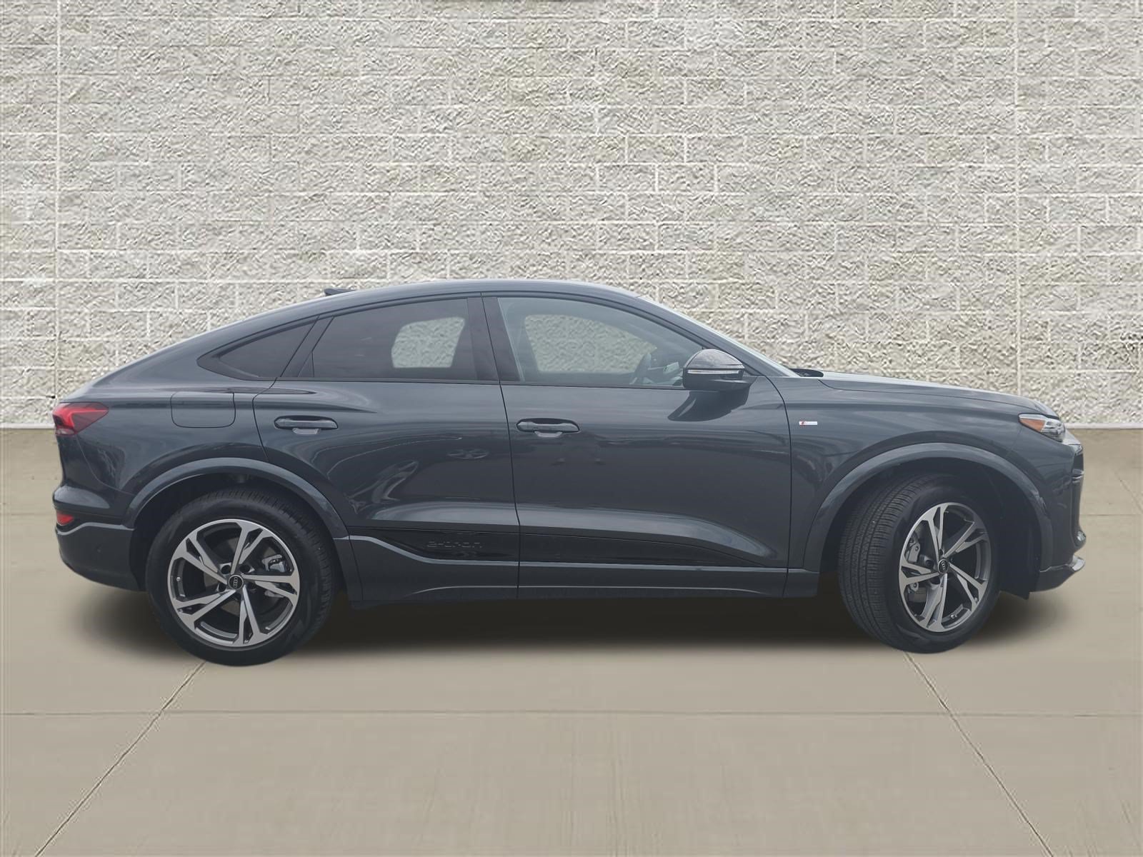 New 2027 Audi Q6 e-tron Premium Plus AWD/4WD image 8