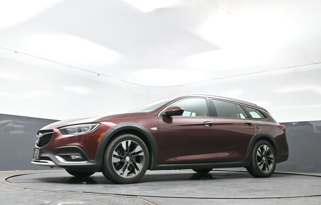 Used 2018 Buick Regal Preferred w/ Sights and Sounds Package AWD/4WD image 29