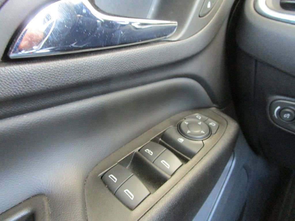 Used 2023 Chevrolet Equinox LT w/ LPO, Floor Liner Package FWD image 33