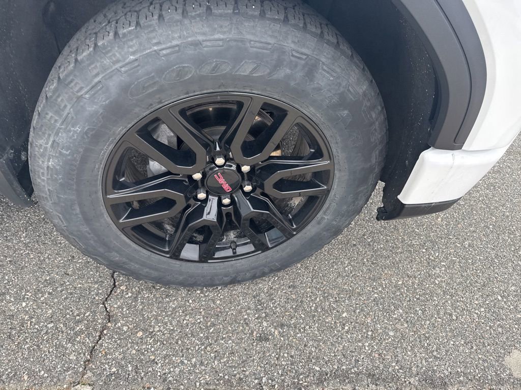 Used 2024 GMC Sierra 1500 Elevation w/ Elevation Premium Package image 5