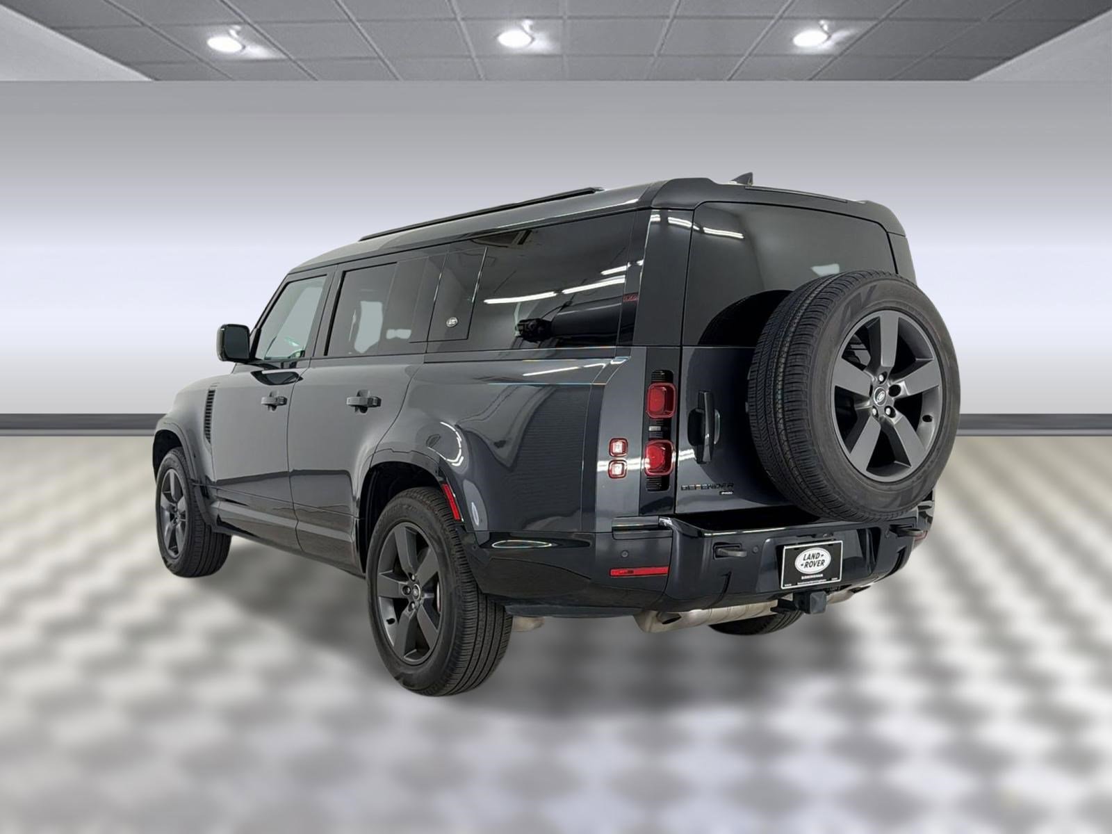 Used 2023 Land Rover Defender 130 X-Dynamic SE AWD/4WD image 3