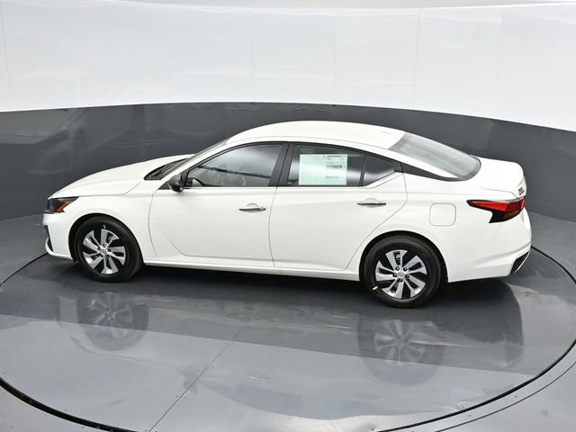 Used 2025 Nissan Altima 2.5 S FWD image 33