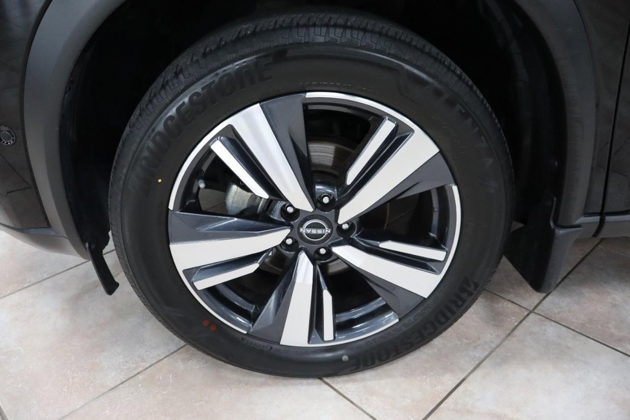 Used 2023 Nissan Rogue Platinum w/ Platinum Premium Package image 9