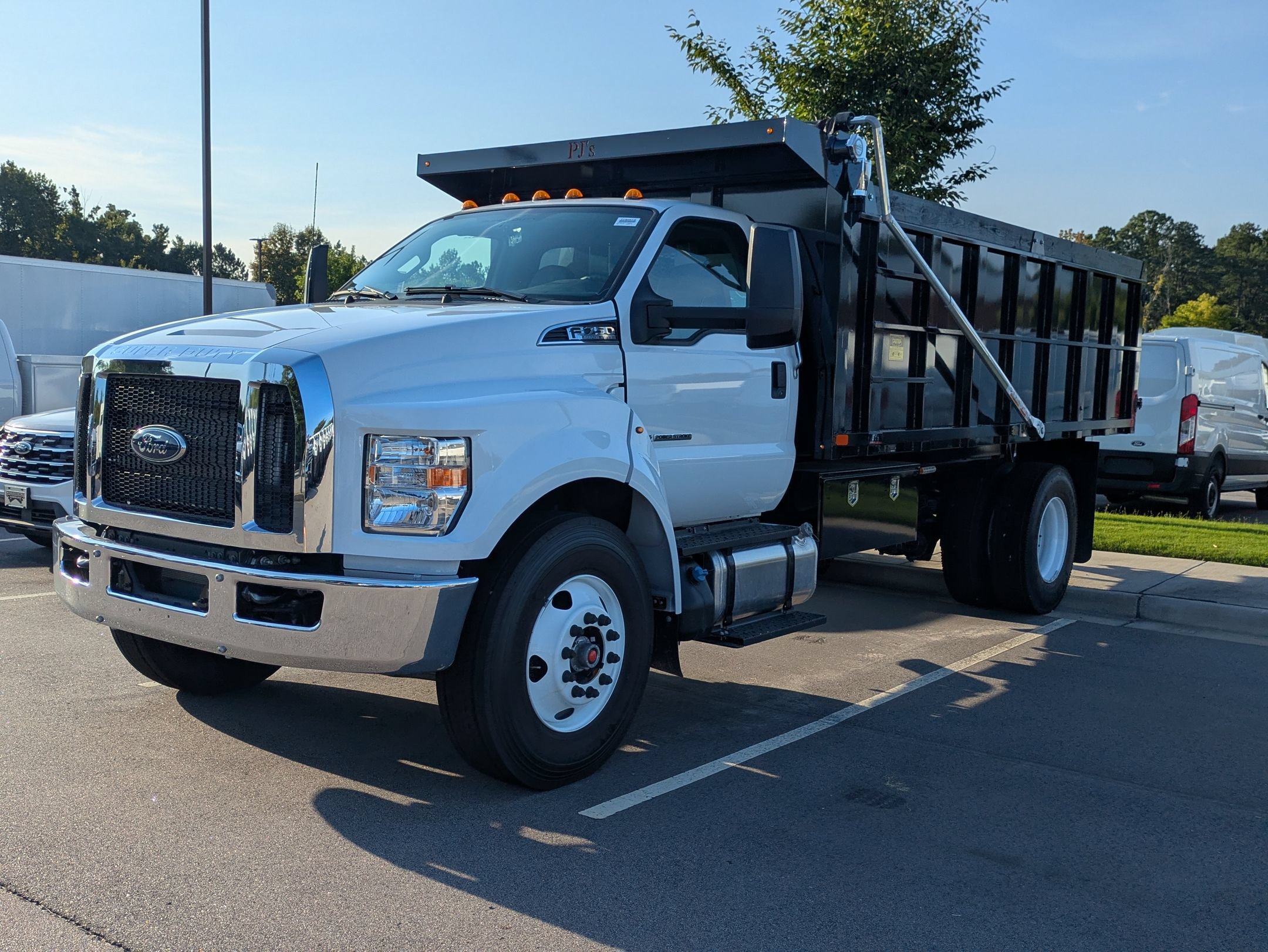 New 2027 Ford F750 2WD Regular Cab Super Duty image 7