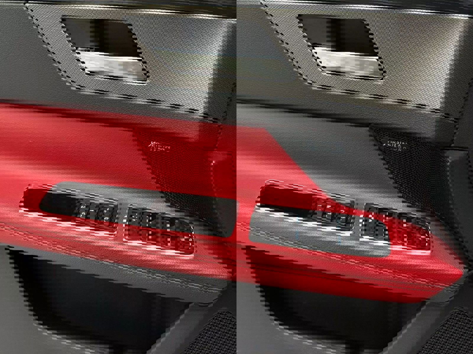 Used 2018 Jaguar XF S image 10