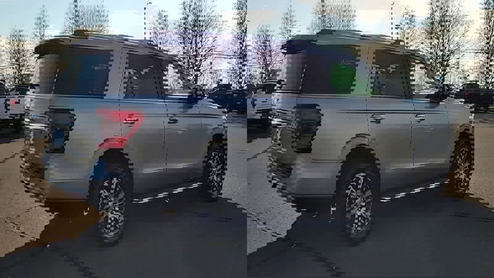 Used 2023 Ford Expedition Limited image 8