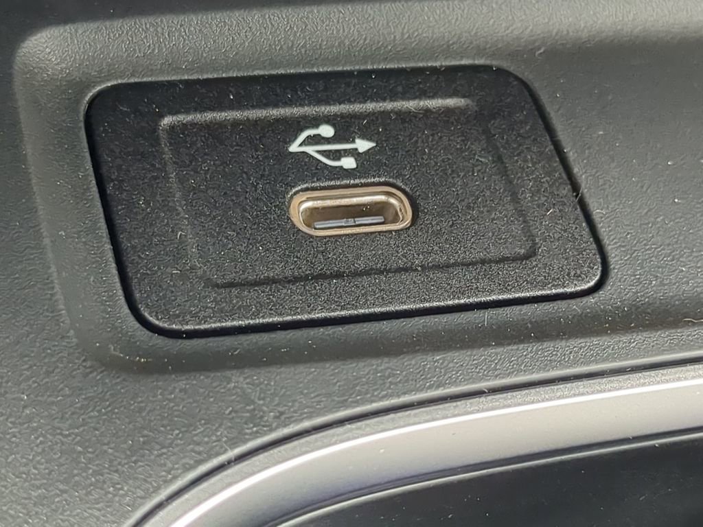 New 2025 Mercedes-Benz GLB 250 GLB 250 image 9