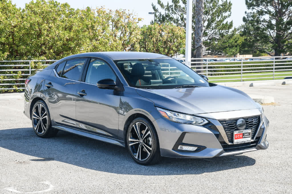 Used 2022 Nissan Sentra SR w/ Lighting Package FWD image 3