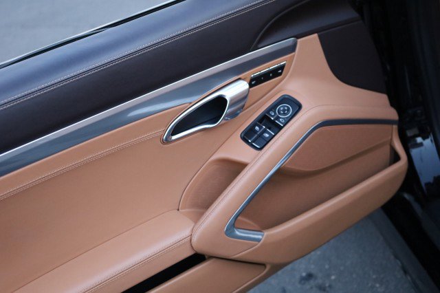 Used 2018 Porsche 718 Boxster S image 23