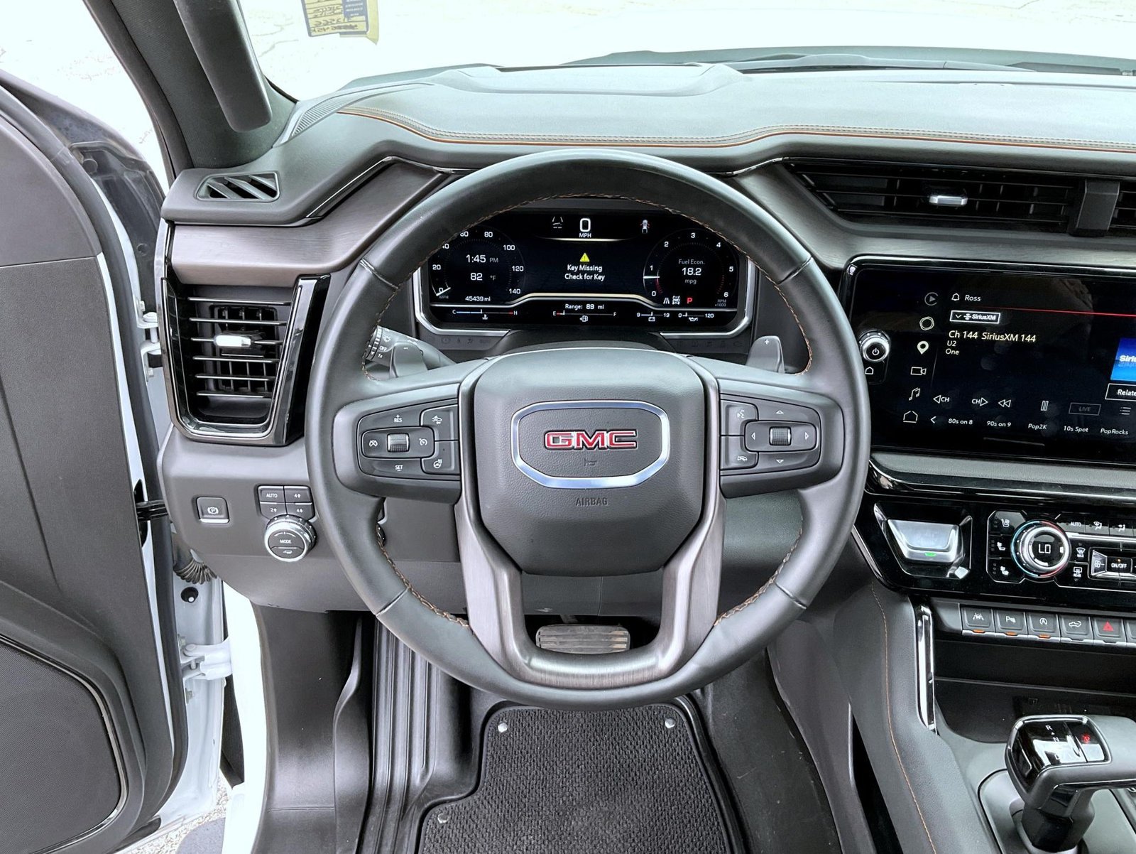 Certified 2025 GMC Sierra 1500 AT4 w/ AT4 Premium Package AWD/4WD image 11