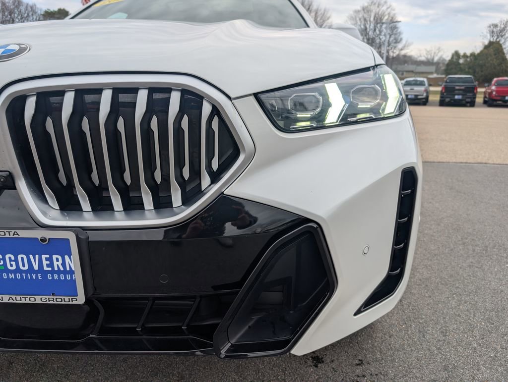 Used 2026 BMW X6 xDrive40i w/ Premium Package image 11