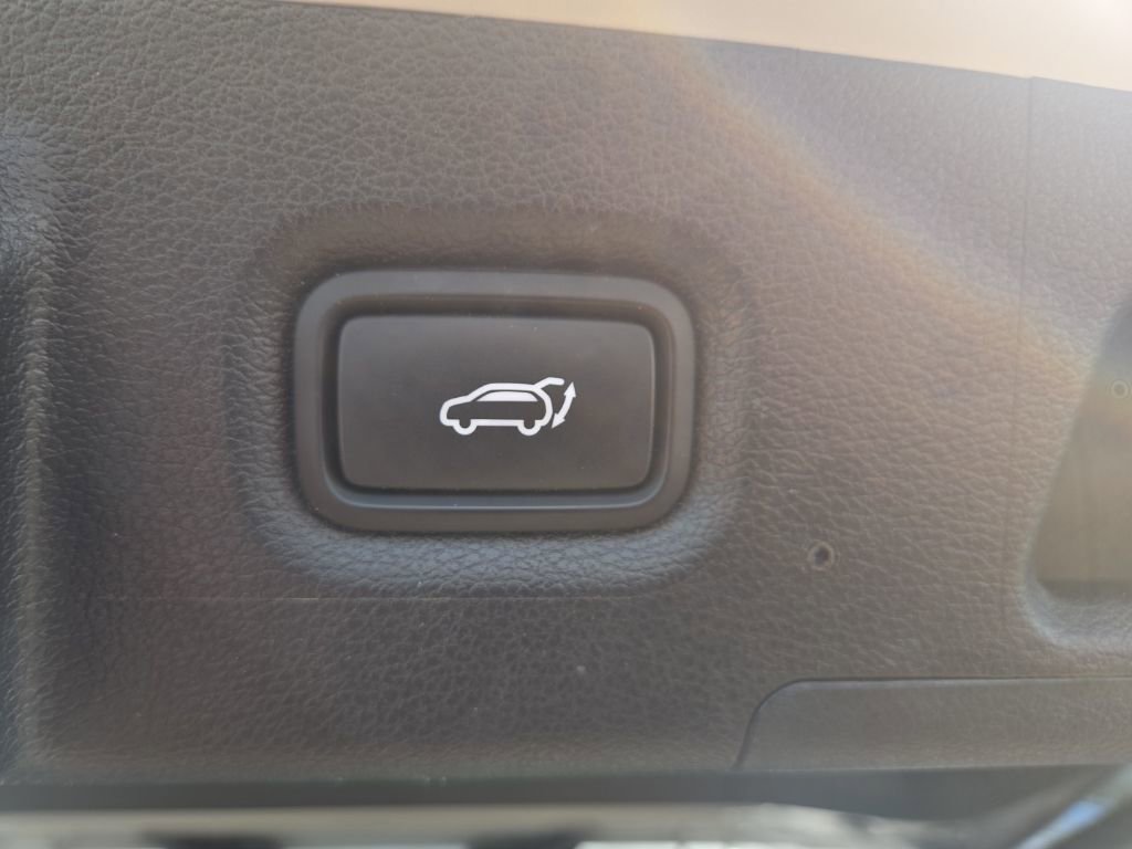 Used 2022 Hyundai Santa Fe Limited w/ Cargo Package image 10