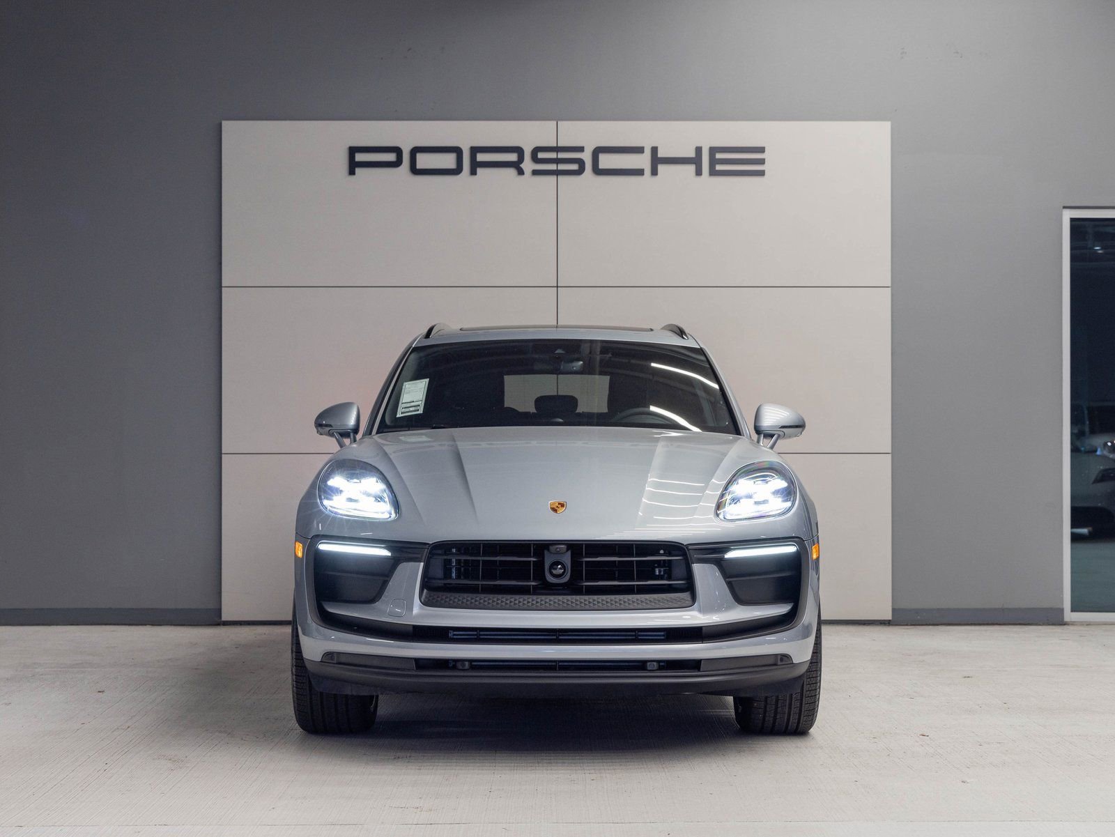 Certified 2026 Porsche Macan image 10