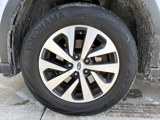 Used 2022 Subaru Outback Premium image 12