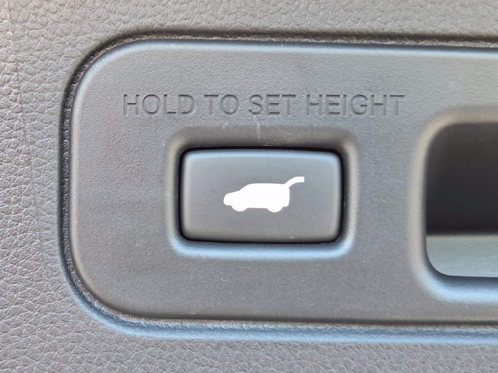 Certified 2025 Honda Pilot Black Edition image 31