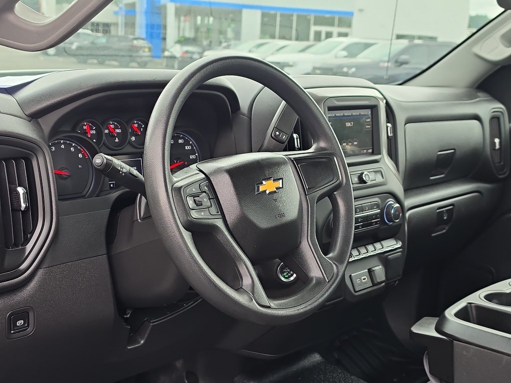 Certified 2025 Chevrolet Silverado 1500 W/T RWD image 13