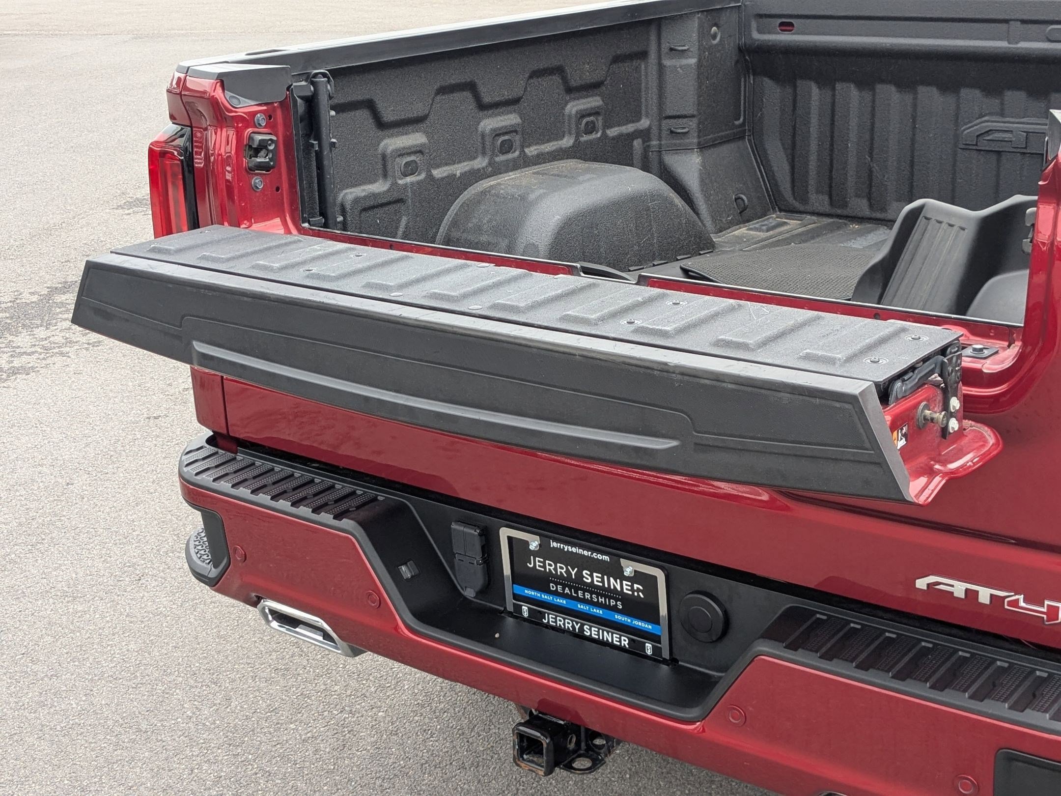 Certified 2022 GMC Sierra 1500 AT4 w/ AT4 Premium Package image 29