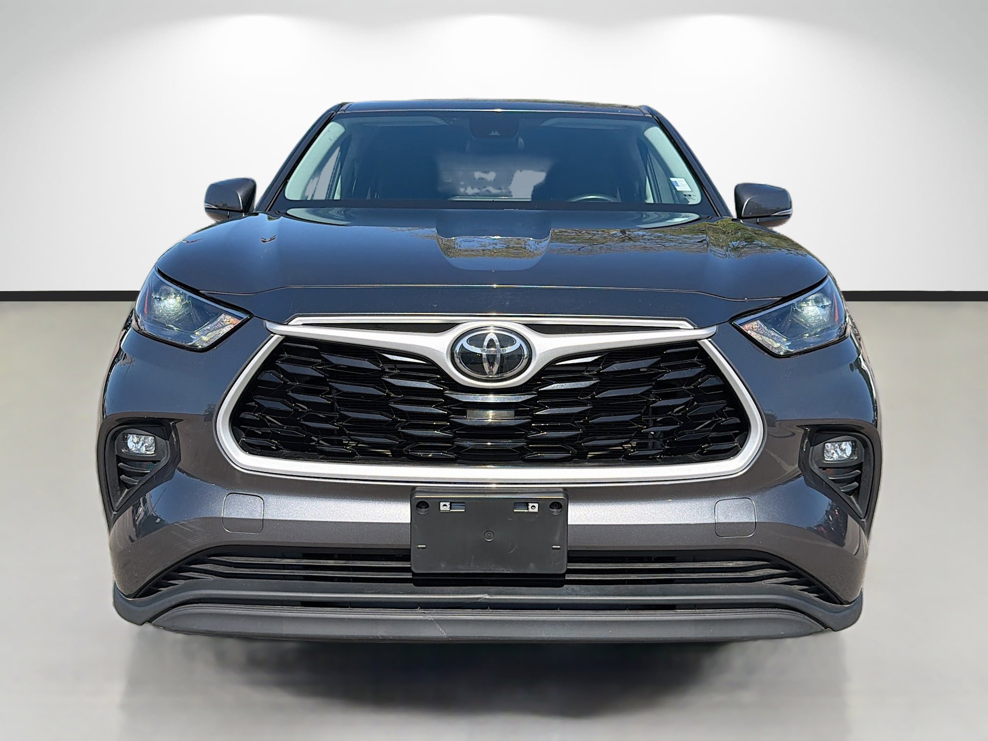 Used 2023 Toyota Highlander LE image 8