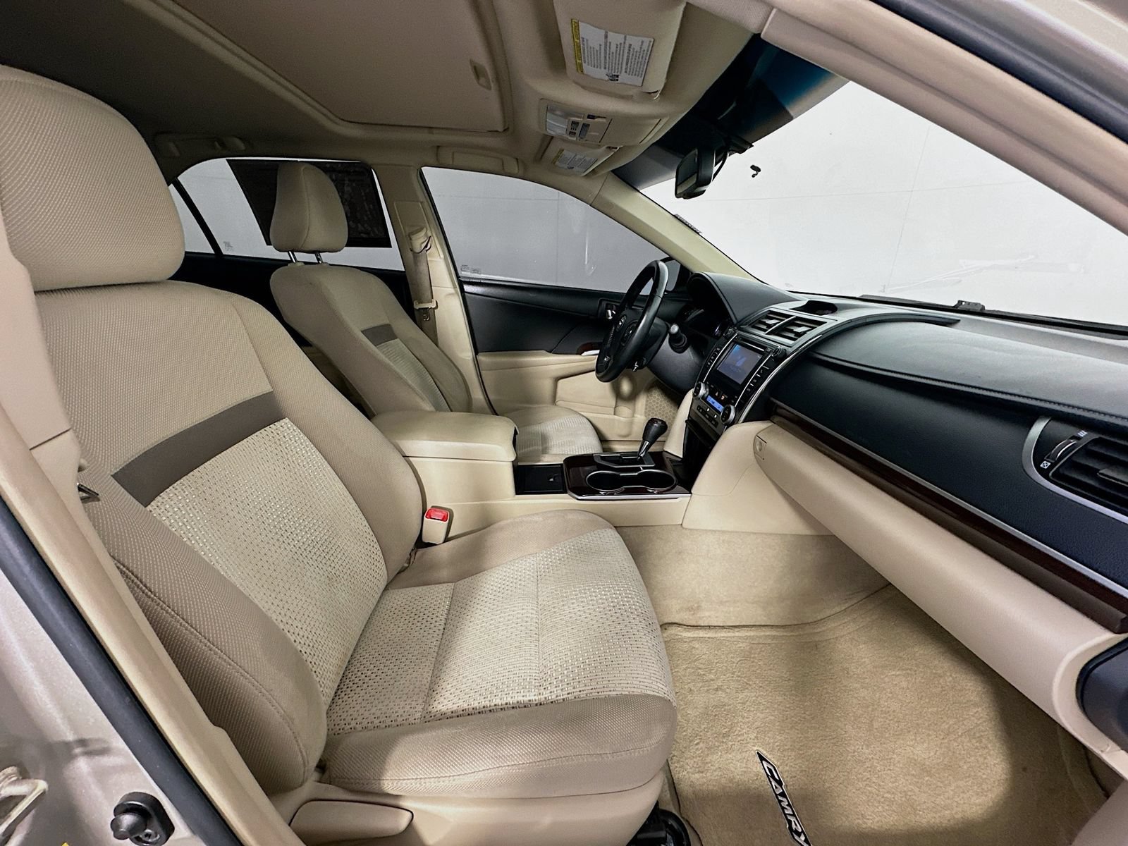 Used 2014 Toyota Camry XLE FWD image 26