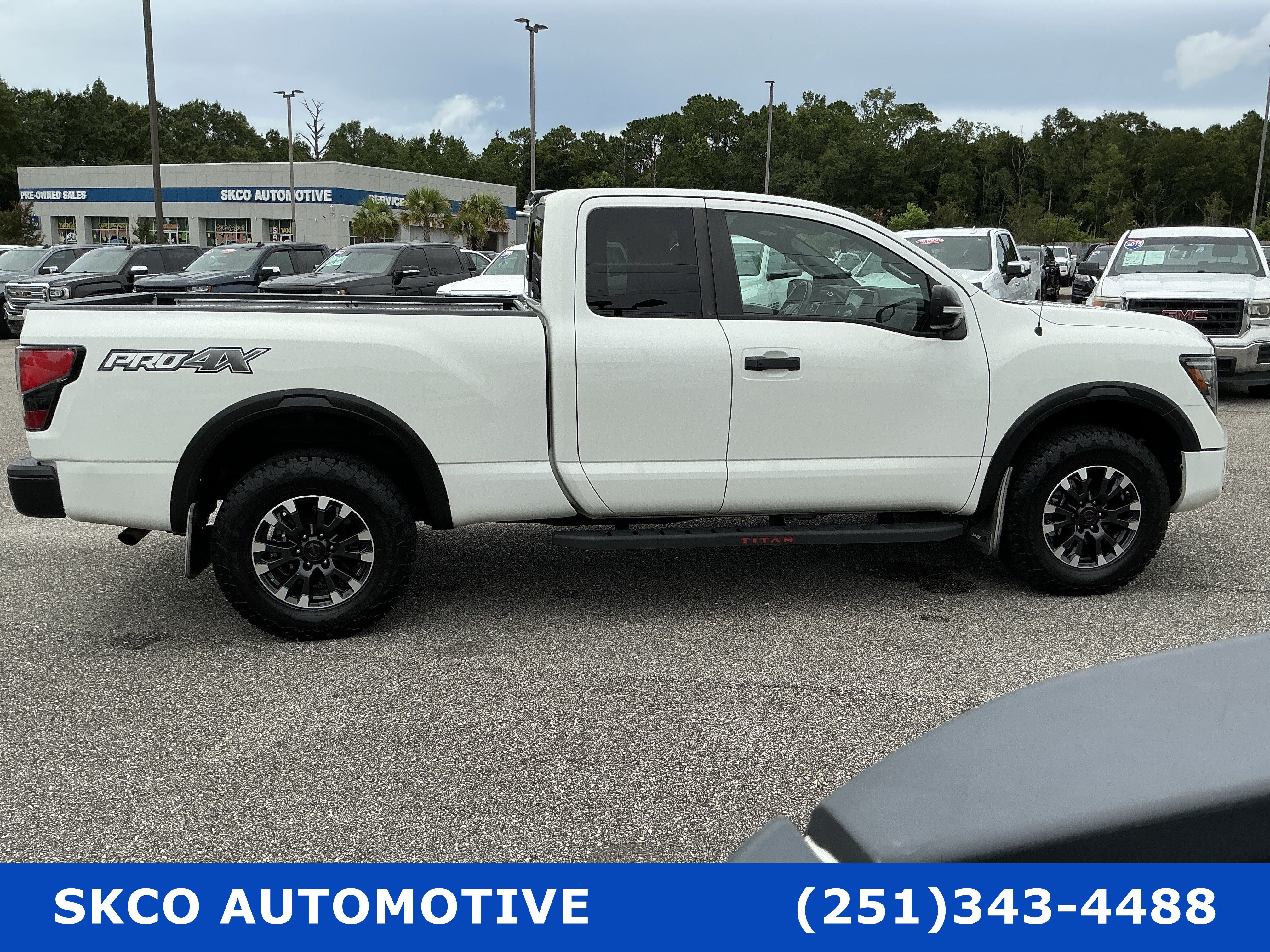 Used 2020 Nissan Titan PRO-4X w/ Pro-4x Convenience Package AWD/4WD image 6