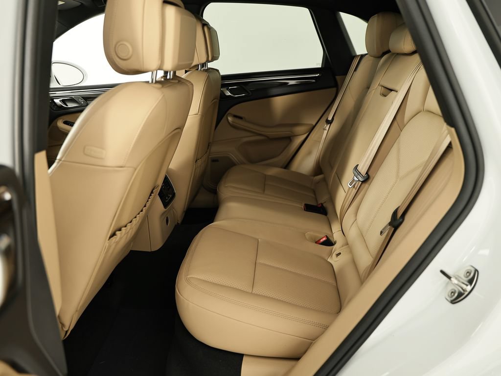 New 2026 Porsche Macan AWD/4WD image 27