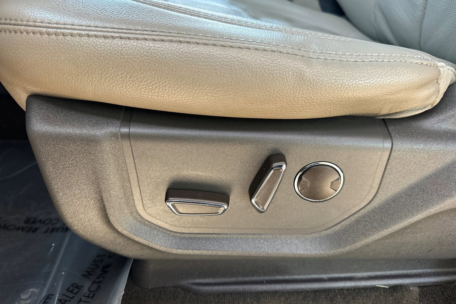 Used 2019 Ford Expedition XLT w/ Equipment Group 202A RWD image 13