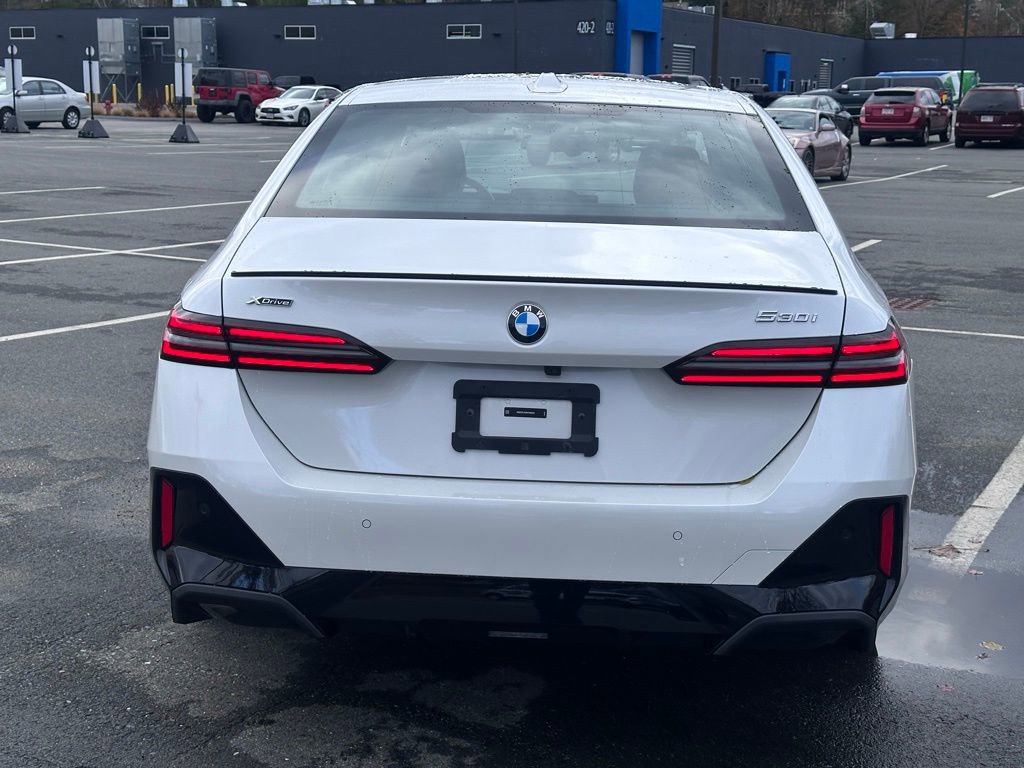 Certified 2024 BMW 530i xDrive w/ M Sport Package image 5