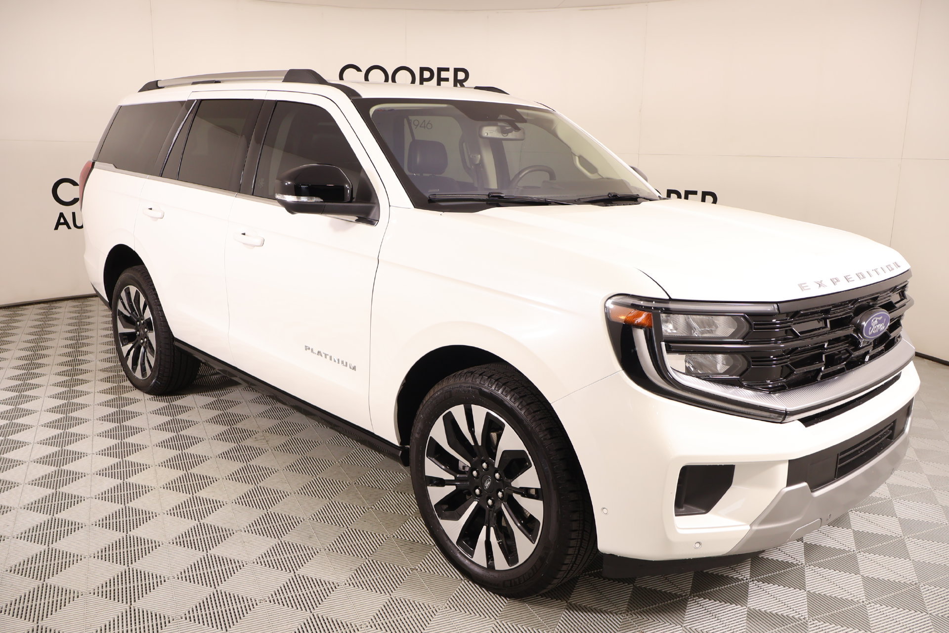 Used 2025 Ford Expedition Platinum w/ Driver's Package