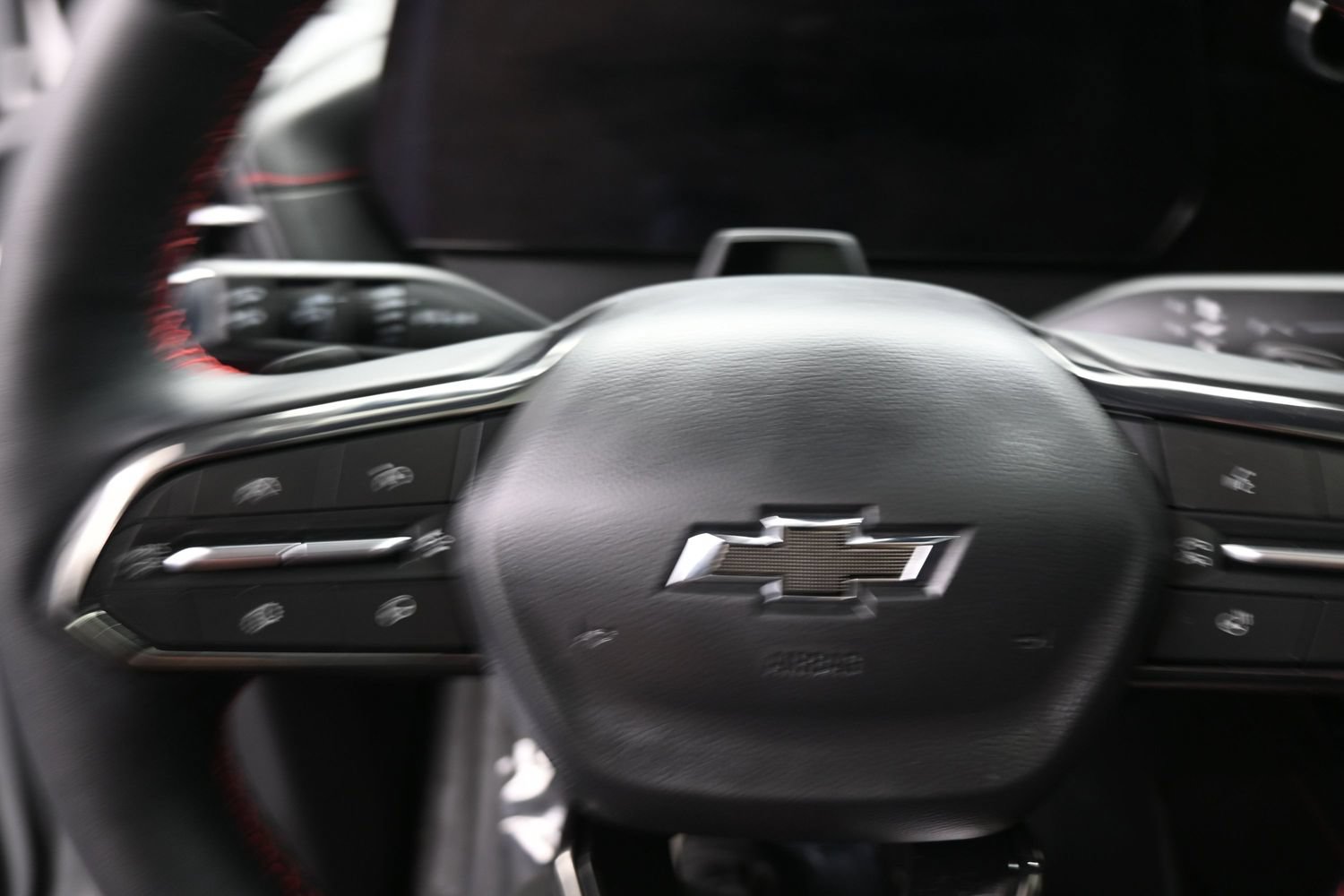 Used 2025 Chevrolet Traverse RS w/ LPO, Floor Liner Package FWD image 17