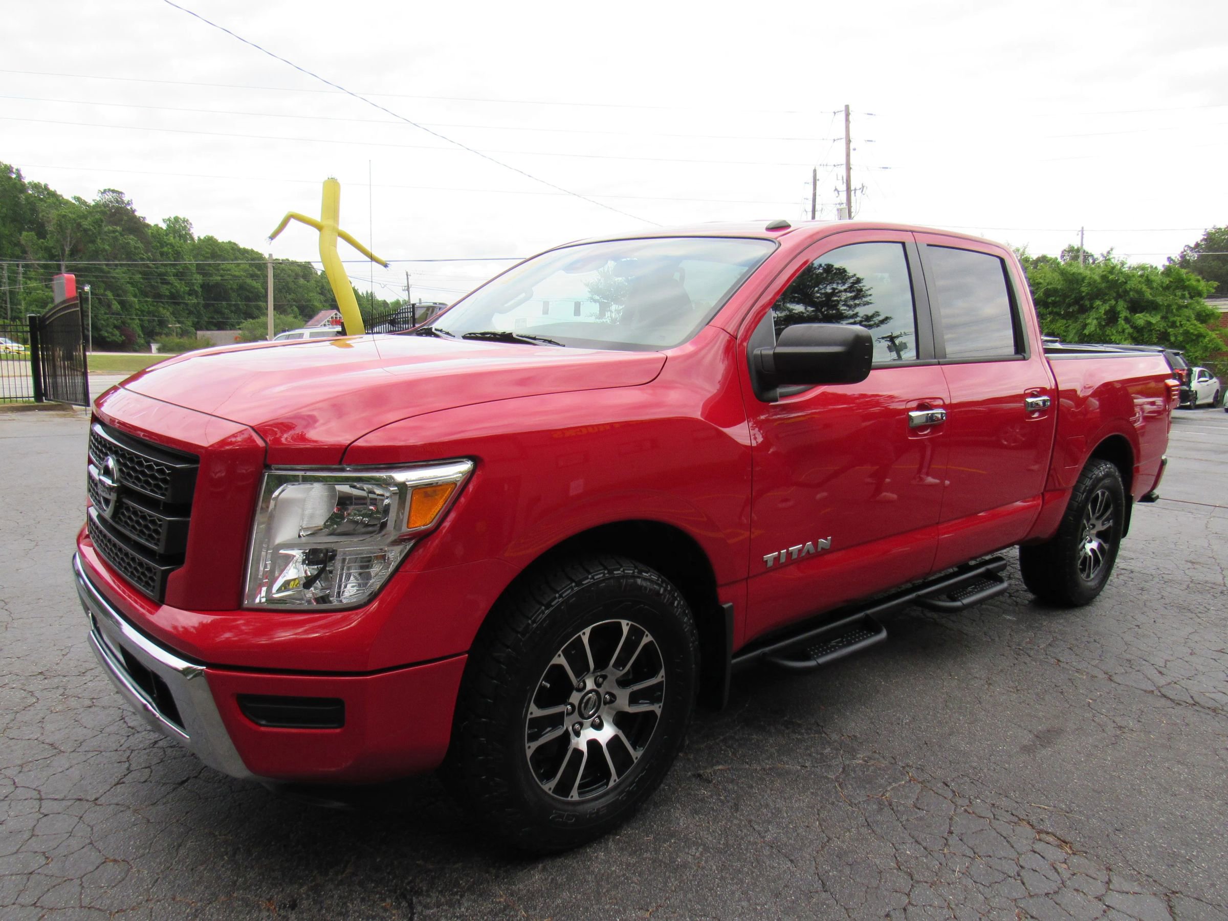 Used 2021 Nissan Titan SV w/ Accessory Utility Package RWD image 3