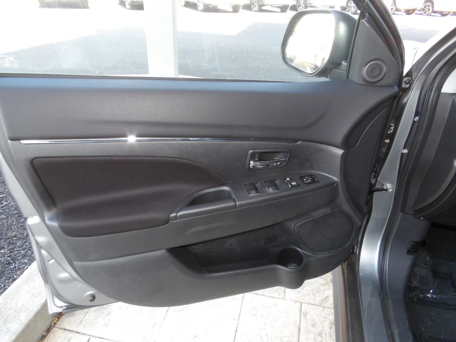 Used 2024 Mitsubishi Outlander Sport ES image 15