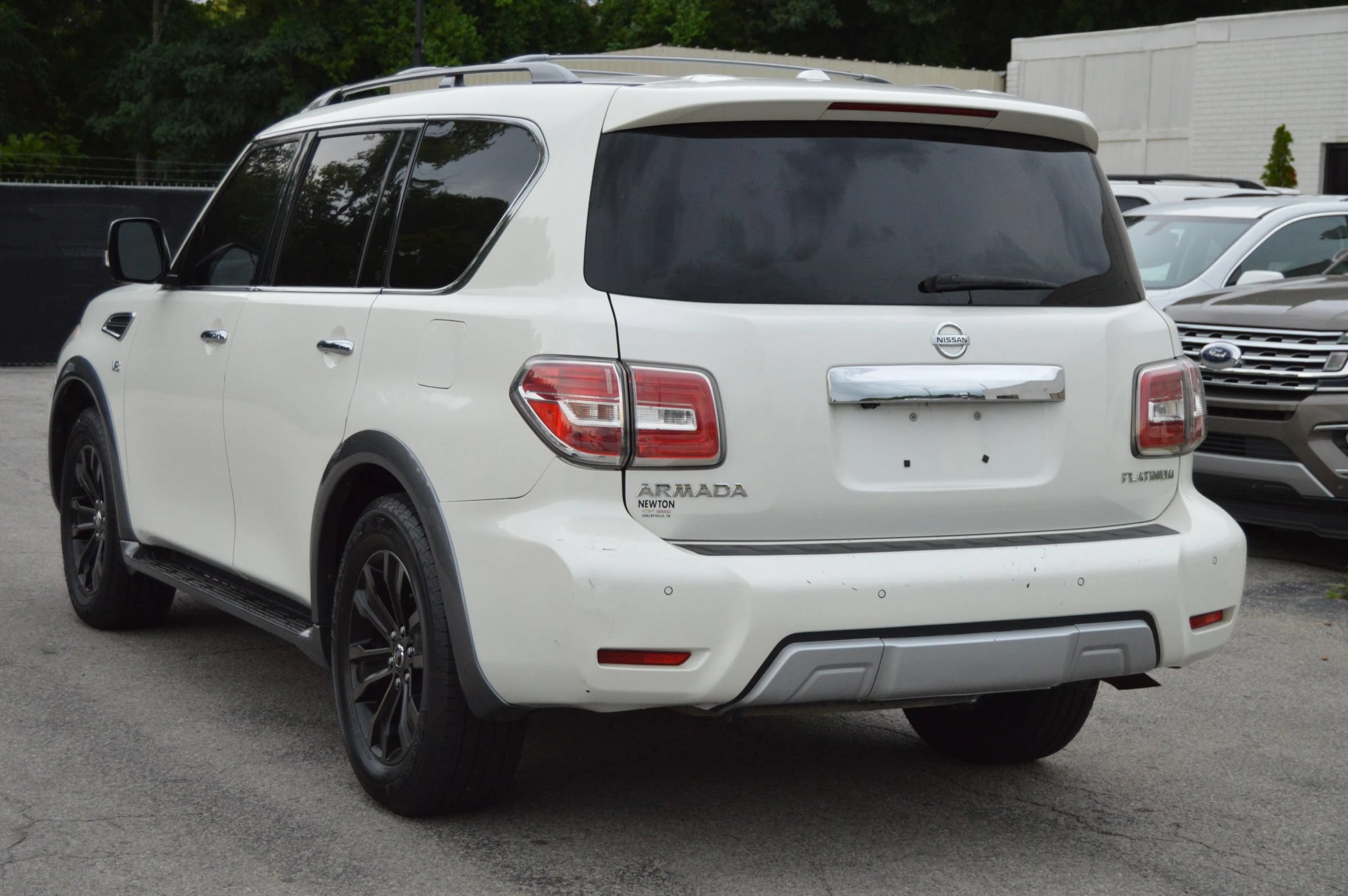 Used 2017 Nissan Armada Platinum w/ Captain Seat Package RWD image 4