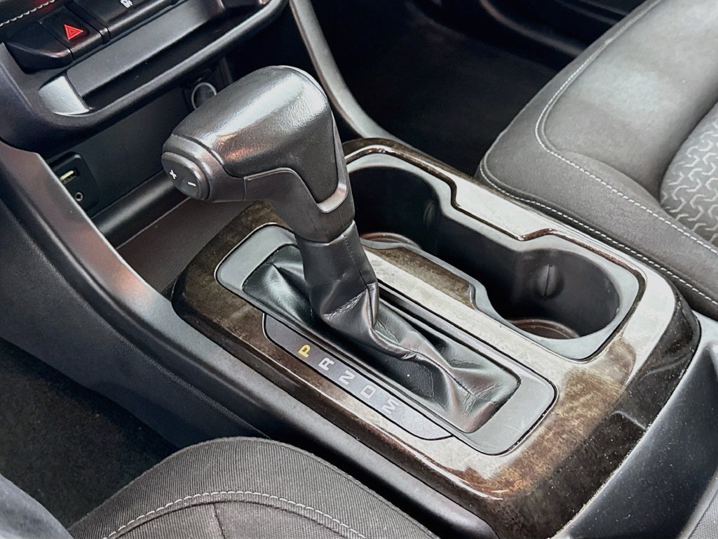 Used 2015 GMC Canyon SLE RWD image 17