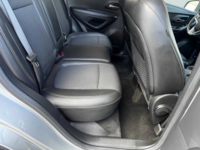 Used 2021 Chevrolet Trax LT w/ Driver Confidence Package AWD/4WD image 39