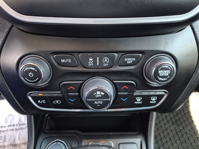 Used 2022 Jeep Cherokee Latitude Lux AWD/4WD image 32