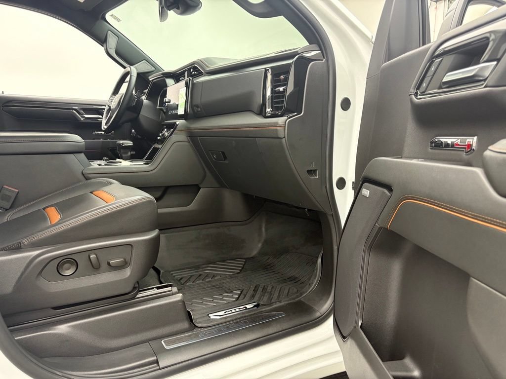Used 2024 GMC Sierra 1500 AT4 w/ AT4 Premium Package AWD/4WD image 30