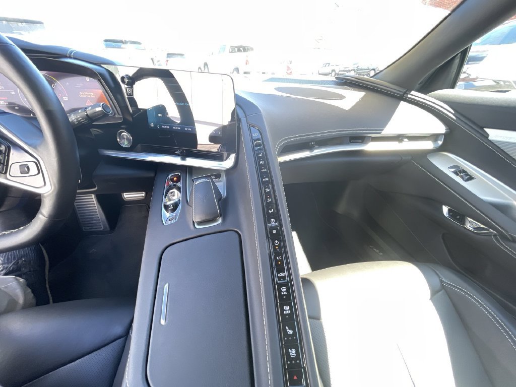 Used 2024 Chevrolet Corvette Stingray Preferred Cpe w/ 2LT RWD image 33