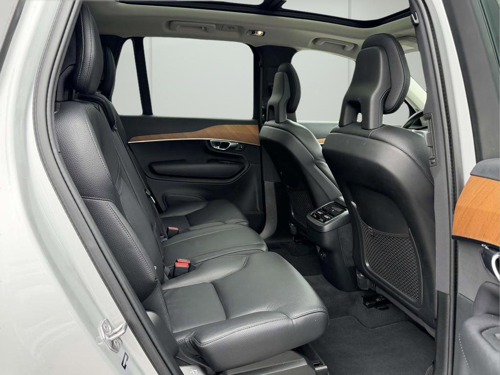 Used 2022 Volvo XC90 T5 Momentum w/ Climate Package FWD image 12