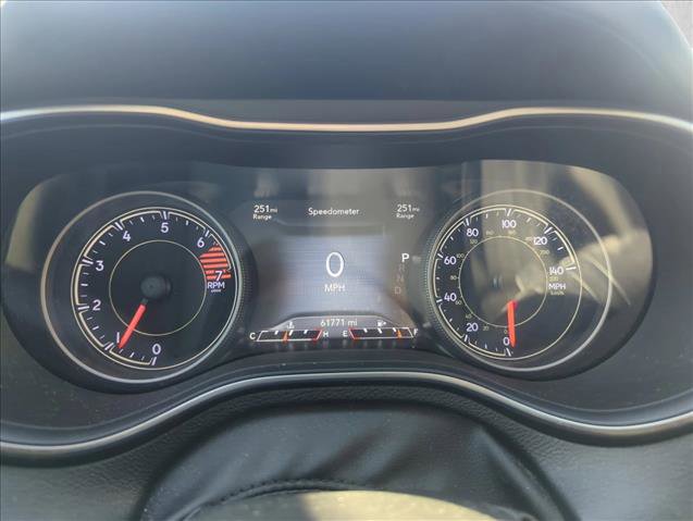 Used 2019 Jeep Cherokee Limited image 6