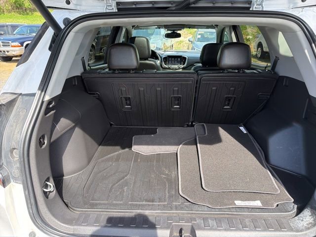 Used 2021 GMC Terrain SLT w/ Infotainment Package II AWD/4WD image 10