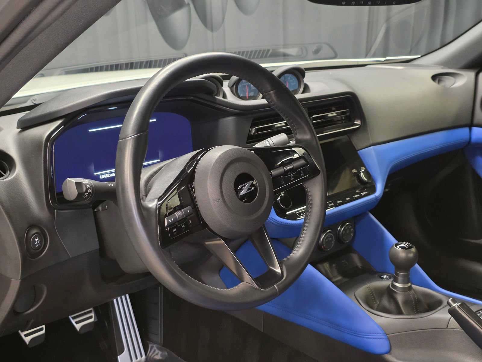 Used 2024 Nissan Z Performance w/ Floor Mat Package RWD image 21