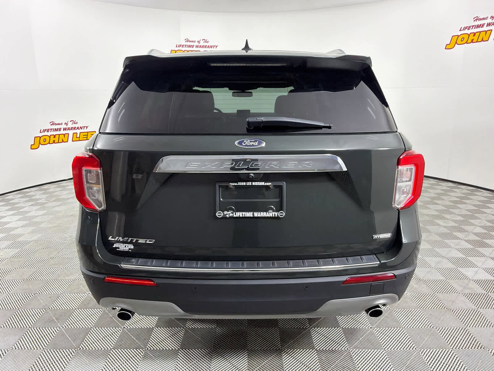 Used 2023 Ford Explorer Limited w/ Hybrid Equipment Group 310A RWD image 4
