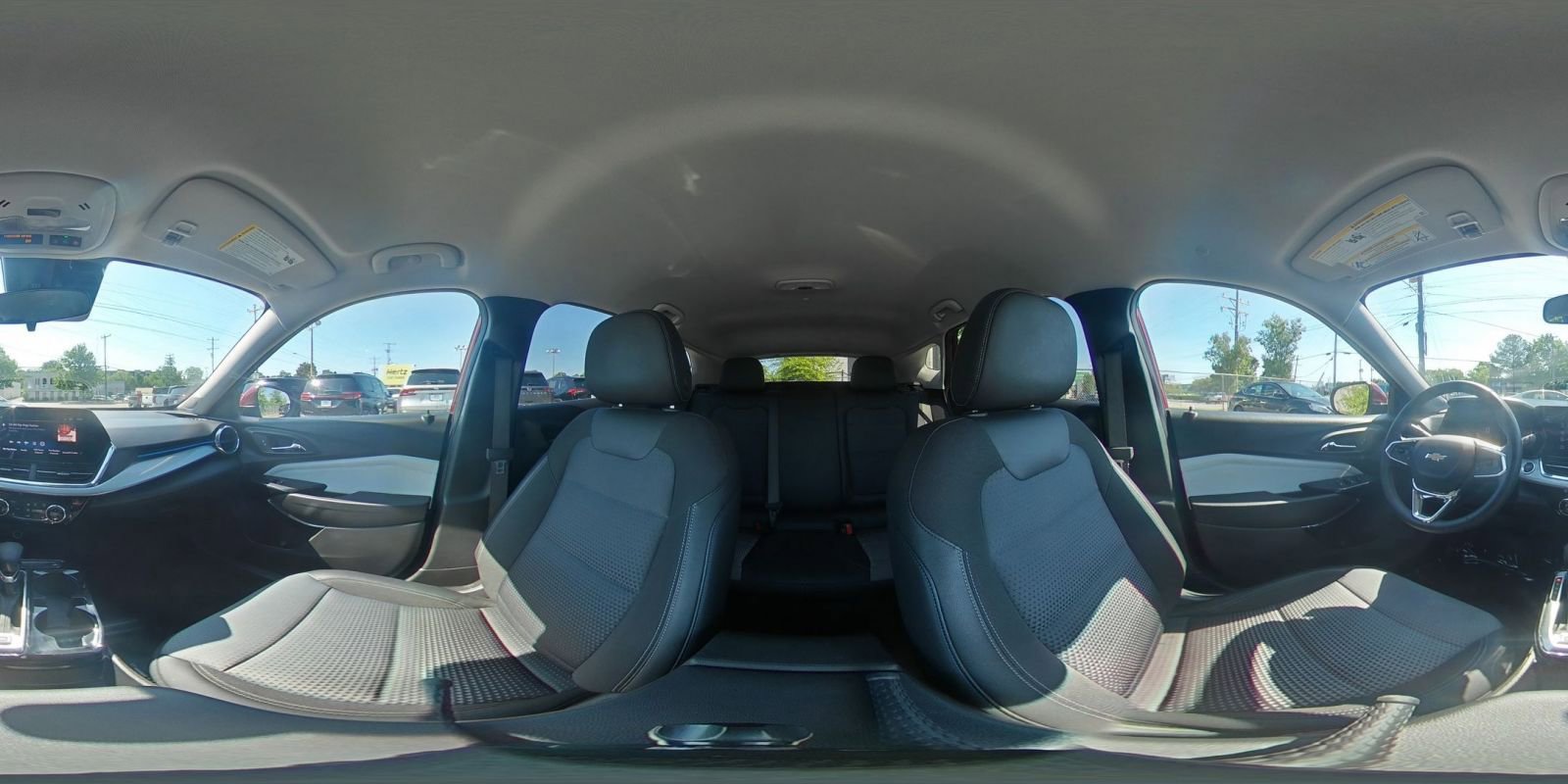 Used 2025 Chevrolet Trax LT w/ LT Convenience Package FWD image 41