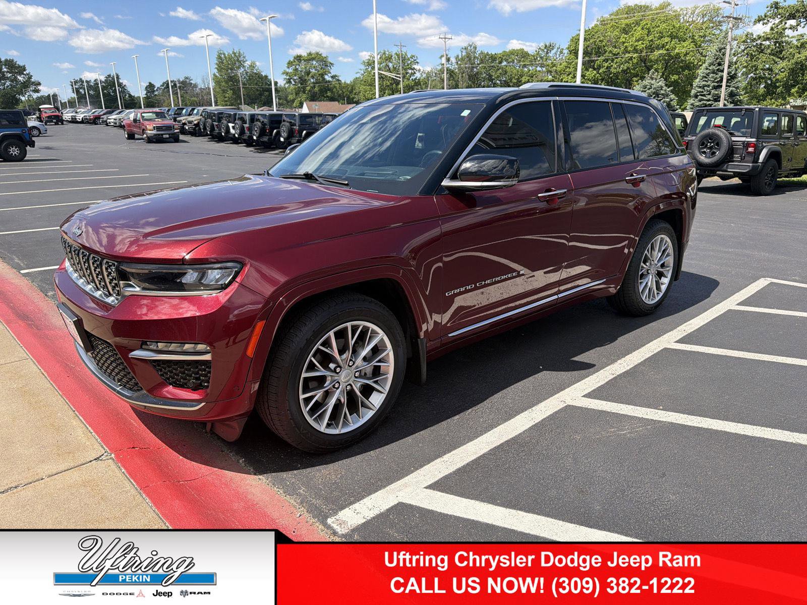 Used 2023 Jeep Grand Cherokee Summit w/ Adv Protech Group IV AWD/4WD video 1