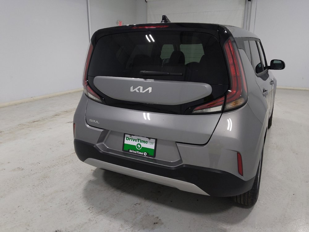 Used 2025 Kia Soul LX image 7