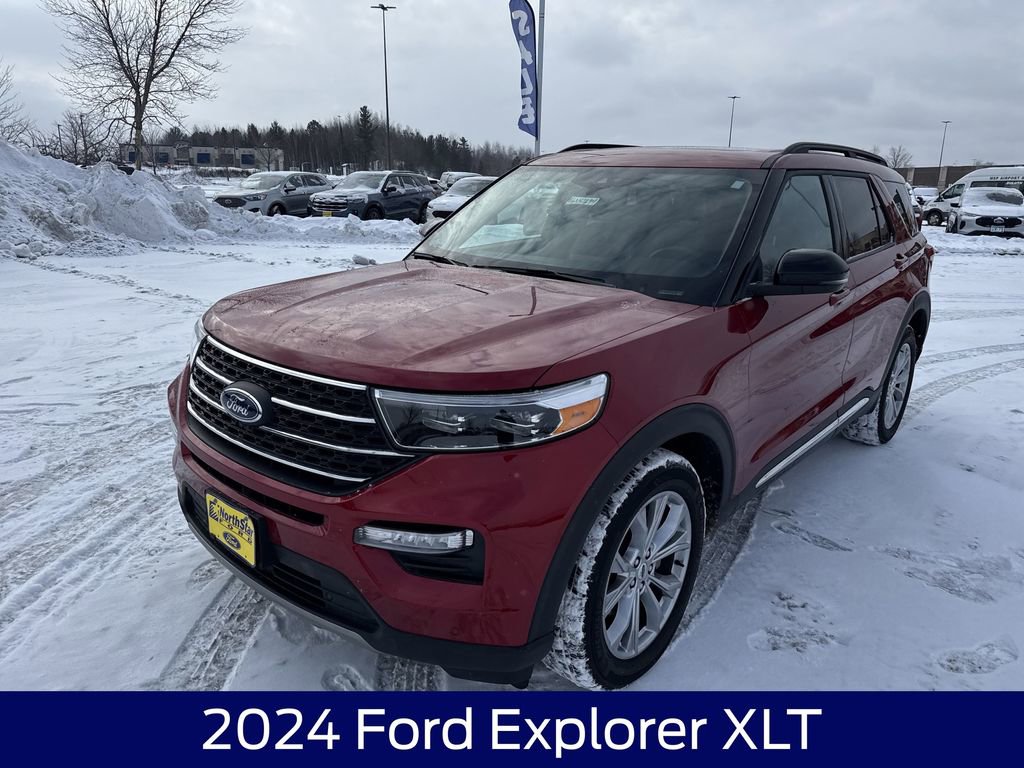 Used 2024 Ford Explorer XLT w/ Equipment Group 202A image 3